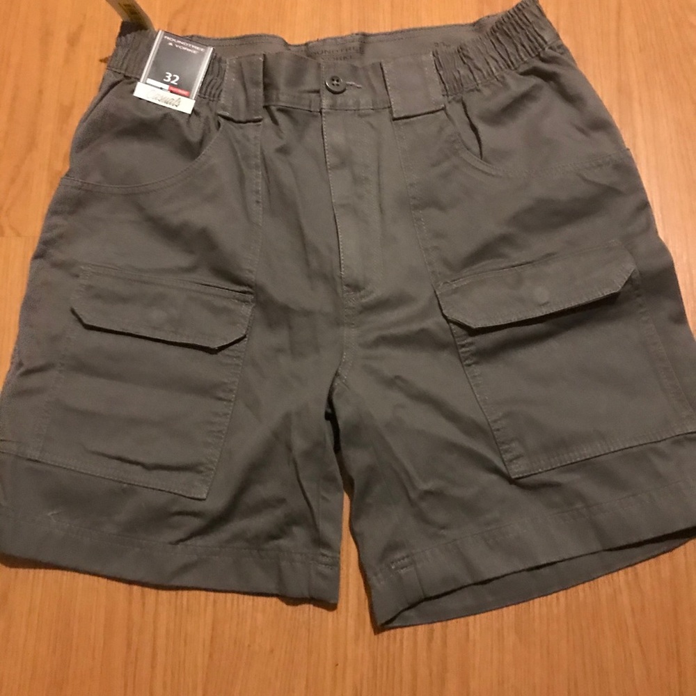 RoundTree & York Brand New Front 32 men’s Shorts